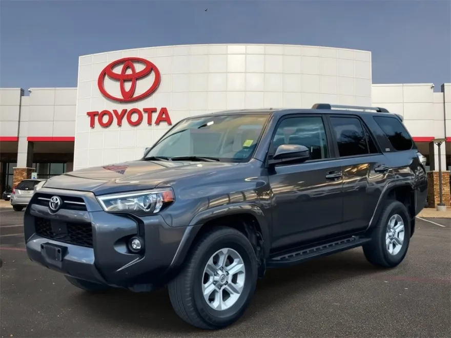 2022 Toyota 4Runner SR5 photo 1