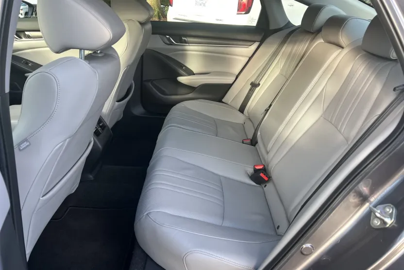 2019 Honda Accord EX-L 2.0T photo 1