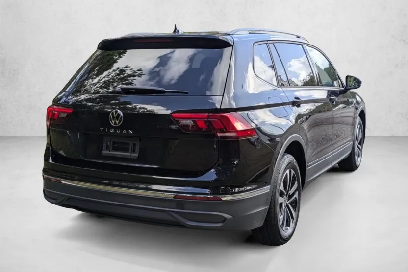 2024 Volkswagen Tiguan S photo 1