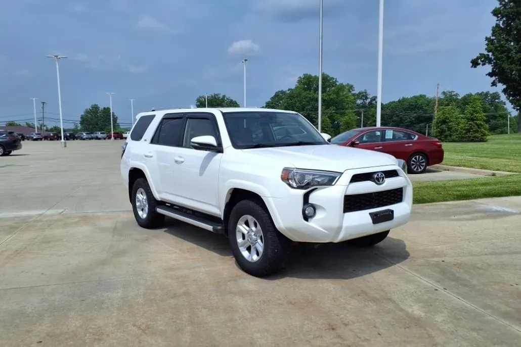 2015 Toyota 4Runner SR5 Premium photo 1