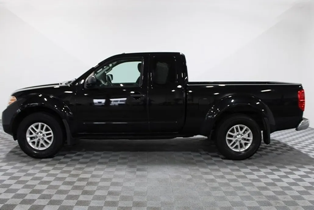 2016 Nissan Frontier SV photo 1