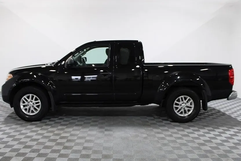 2016 Nissan Frontier SV photo 1