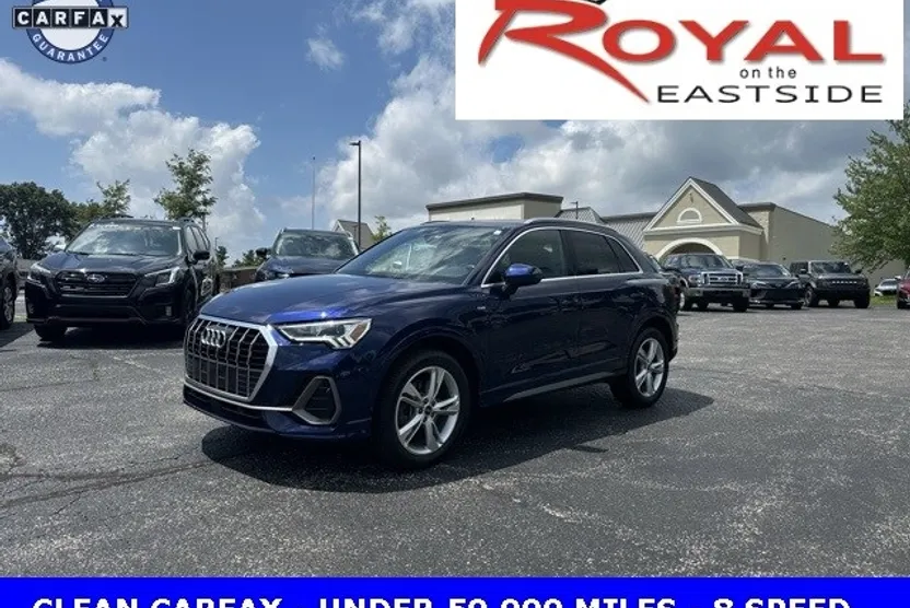 2022 Audi Q3 S line Premium Plus photo 1
