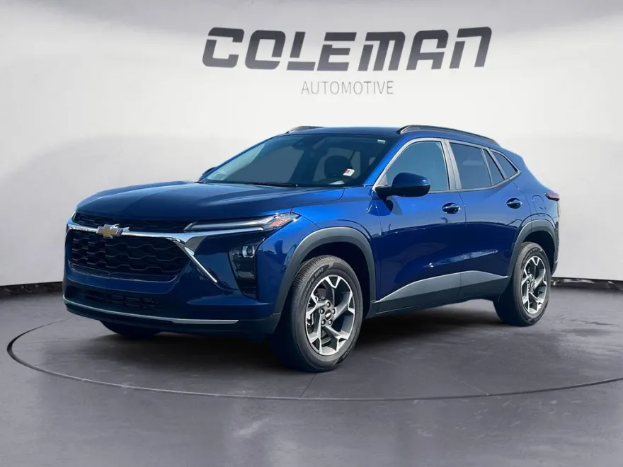 2024 Chevrolet Trax LT photo 1