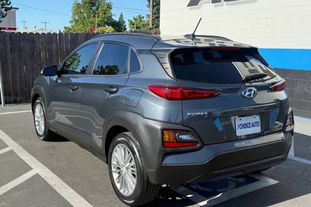 2020 Hyundai Kona SEL photo 1
