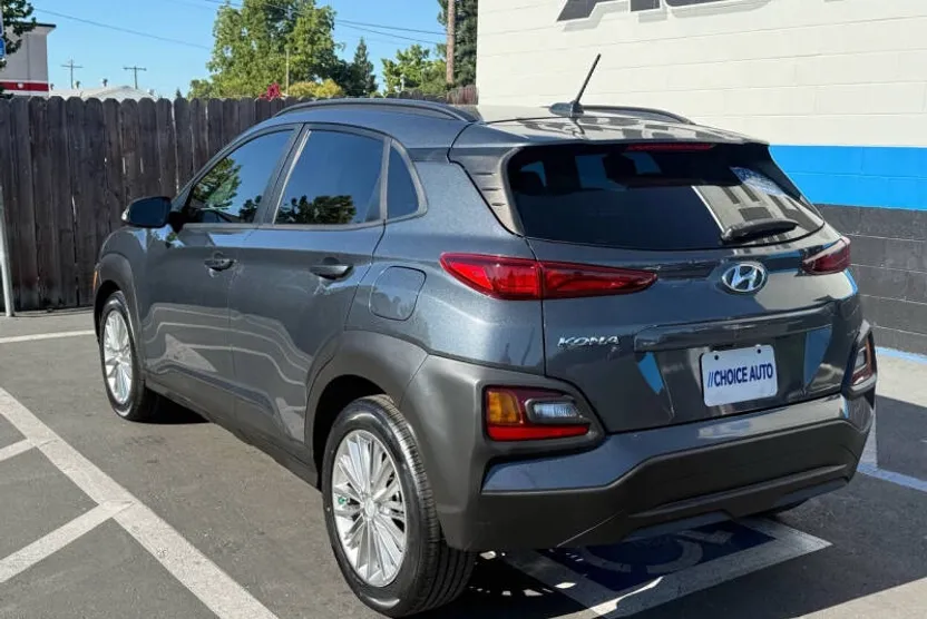 2020 Hyundai Kona SEL photo 1