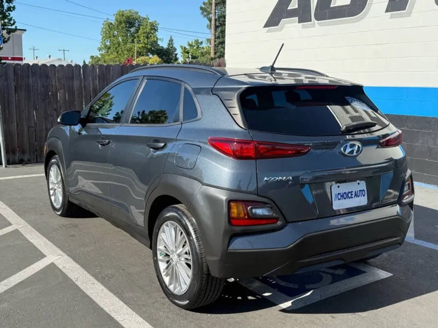 2020 Hyundai Kona SEL photo 1