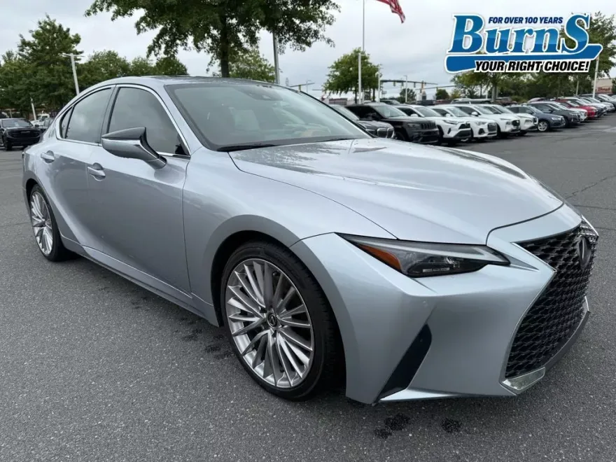 2023 Lexus IS 300 photo 1