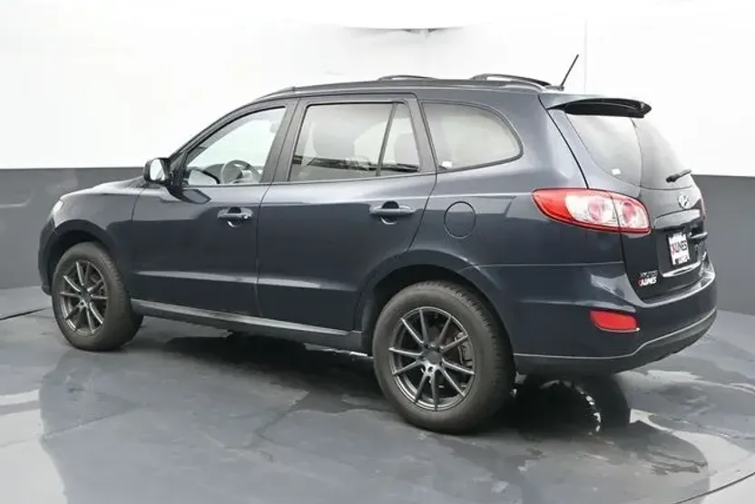2010 Hyundai Santa Fe SE photo 1
