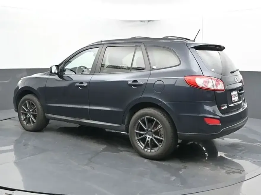 2010 Hyundai Santa Fe SE photo 1