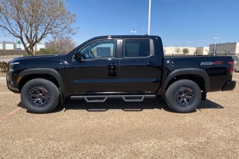 2025 Nissan Frontier PRO-4X photo 1