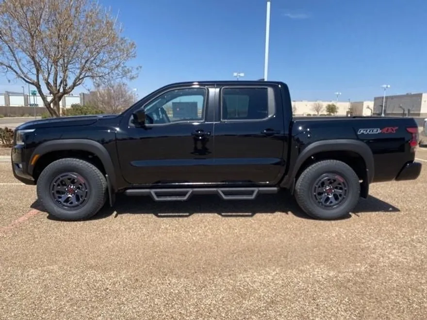 2025 Nissan Frontier PRO-4X photo 1