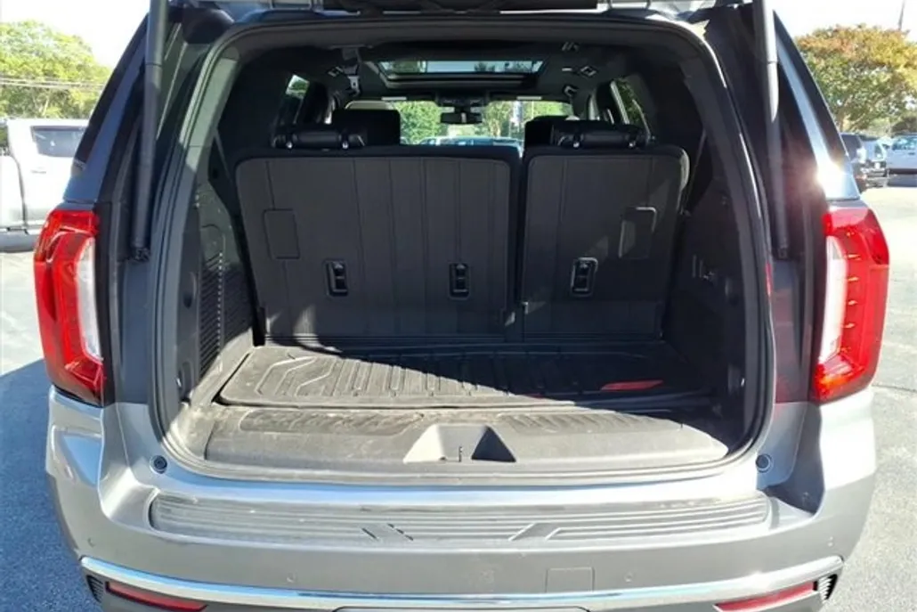 2022 Gmc Yukon SLT photo 1