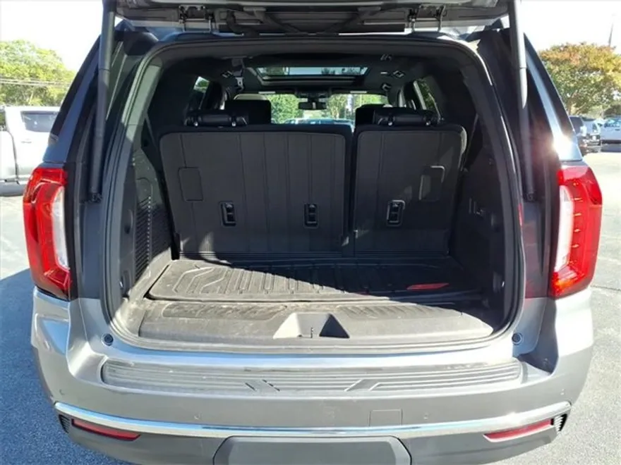 2022 Gmc Yukon SLT photo 1