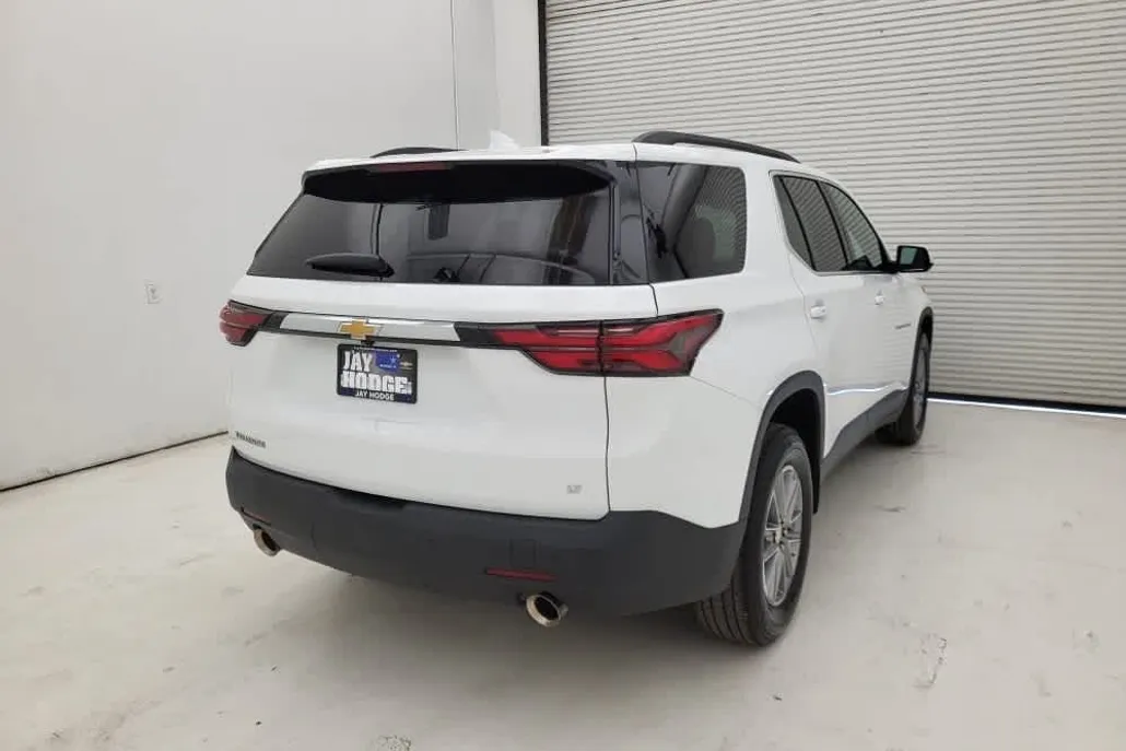 2023 Chevrolet Traverse 1LT photo 1