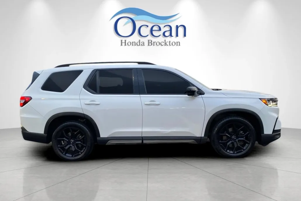 2025 Honda Pilot Black Edition photo 1