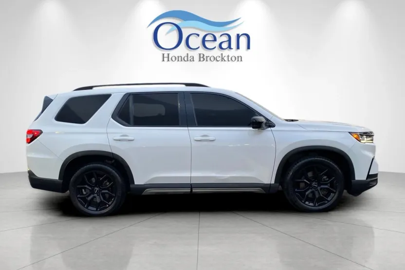 2025 Honda Pilot Black Edition photo 1