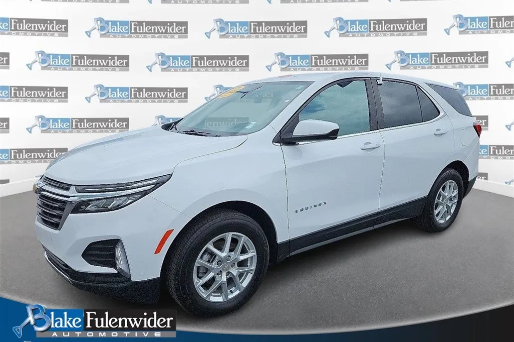 2023 Chevrolet Equinox LT photo 1