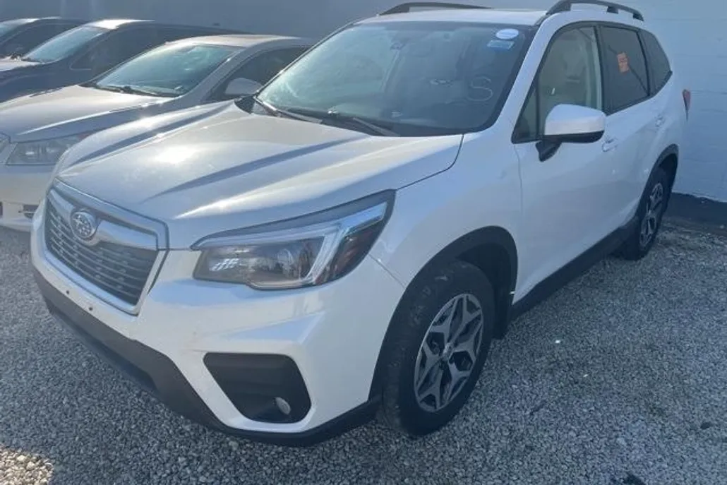 2021 Subaru Forester Premium photo 1