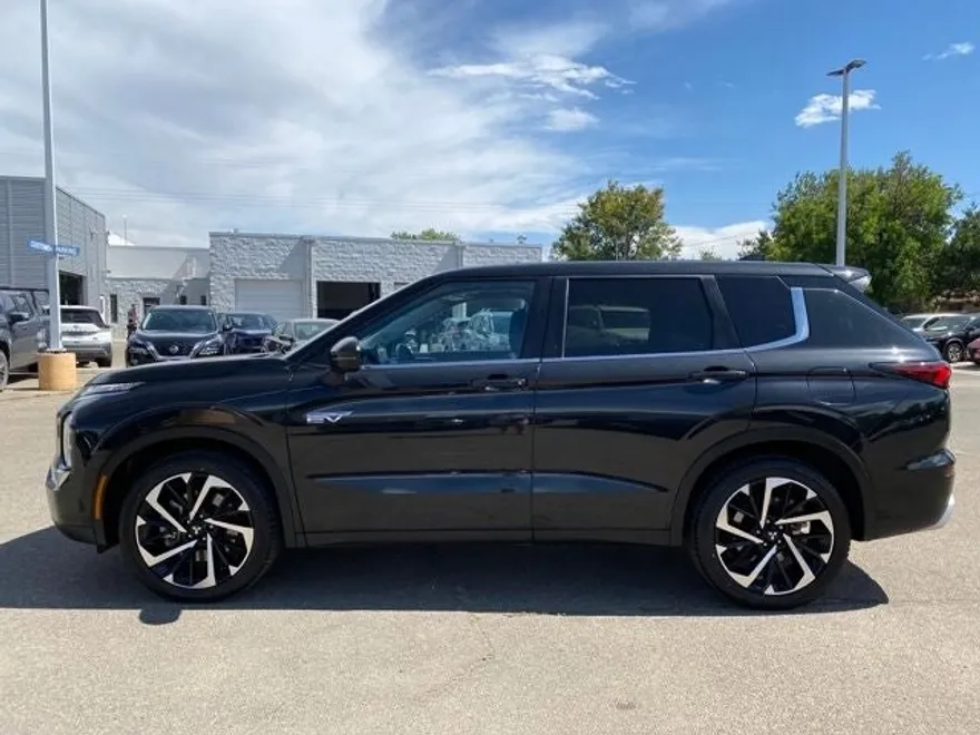 2024 Mitsubishi Outlander PHEV SE photo 1