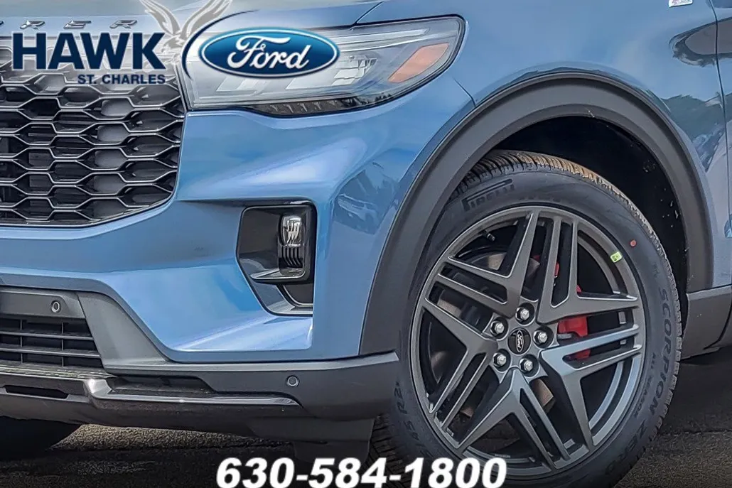 2025 Ford Explorer ST-Line photo 1