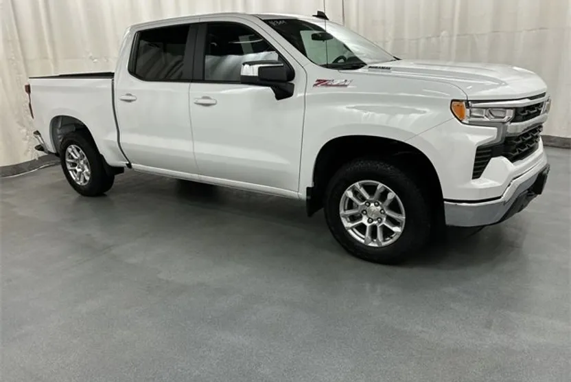 2025 Chevrolet Silverado 1500 LT photo 1