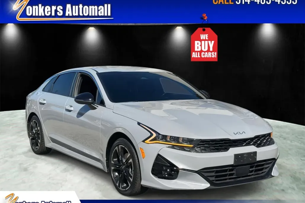 2023 Kia K5 GT-Line photo 1