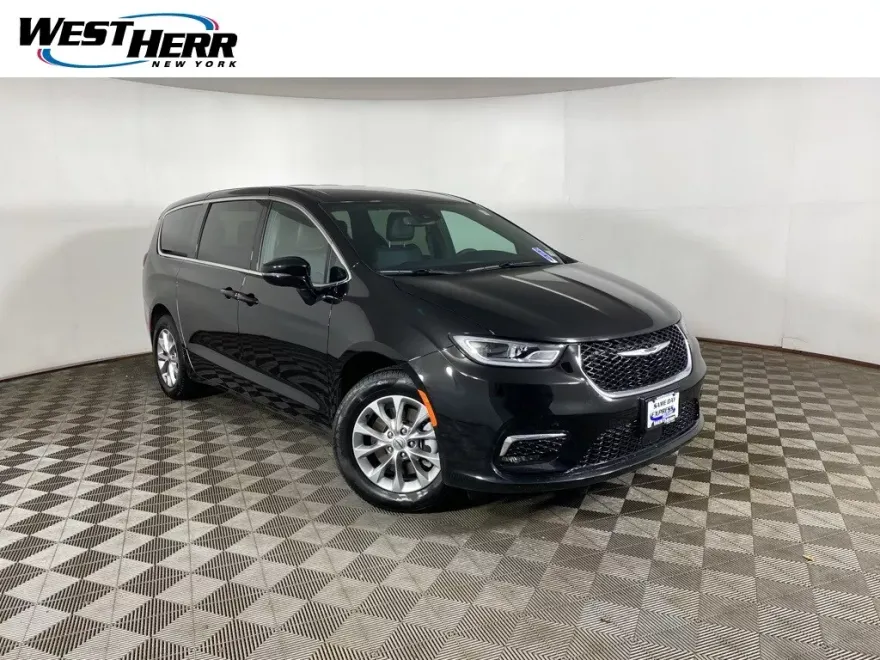 2025 Chrysler Pacifica photo 1