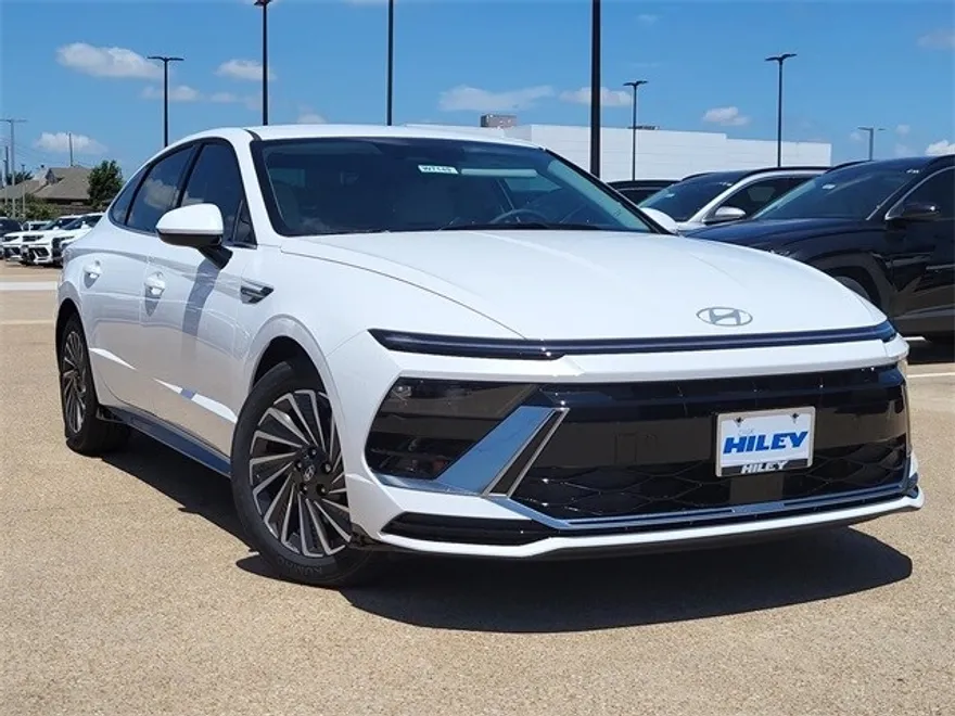 2025 Hyundai Sonata Hybrid SEL photo 1