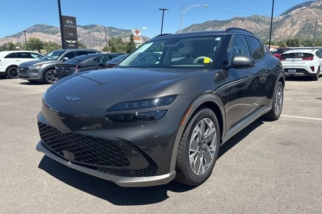 2024 Genesis GV60 RWD photo 1
