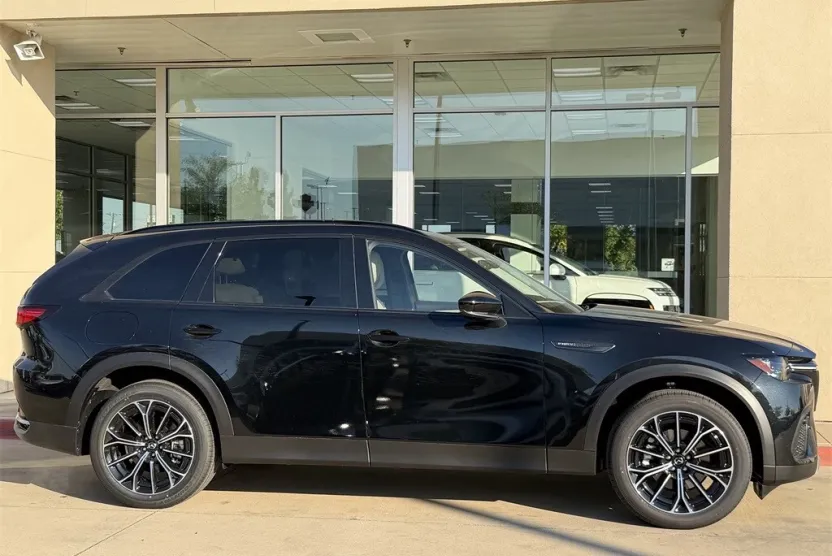 2025 Mazda CX-70 Plug-in Hybrid Premium photo 1
