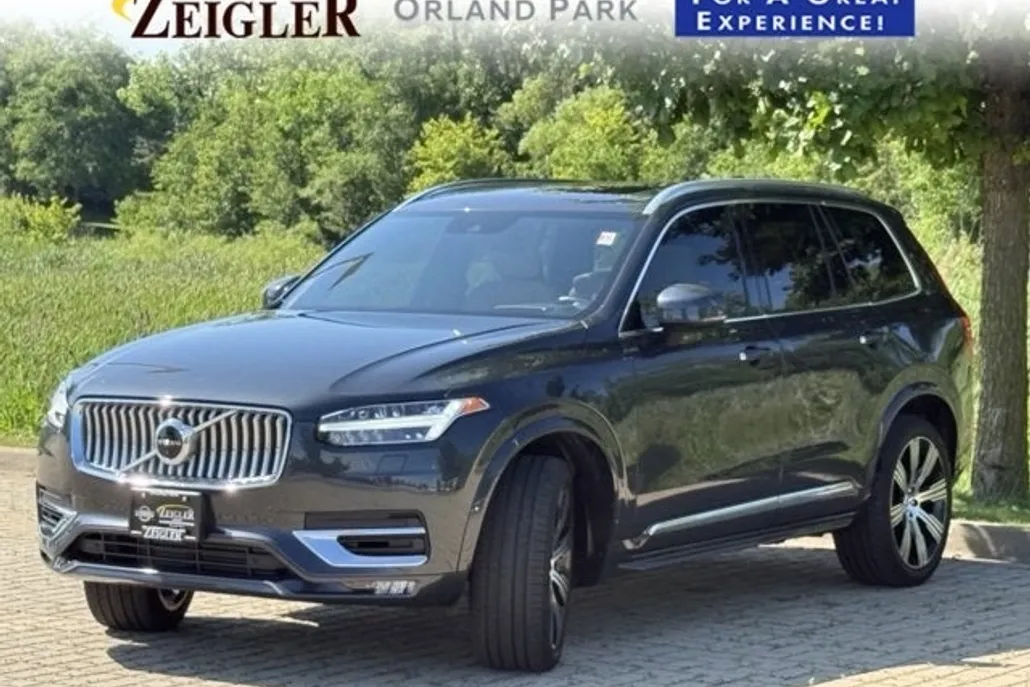 2022 Volvo XC90 T6 Inscription AWD photo 1