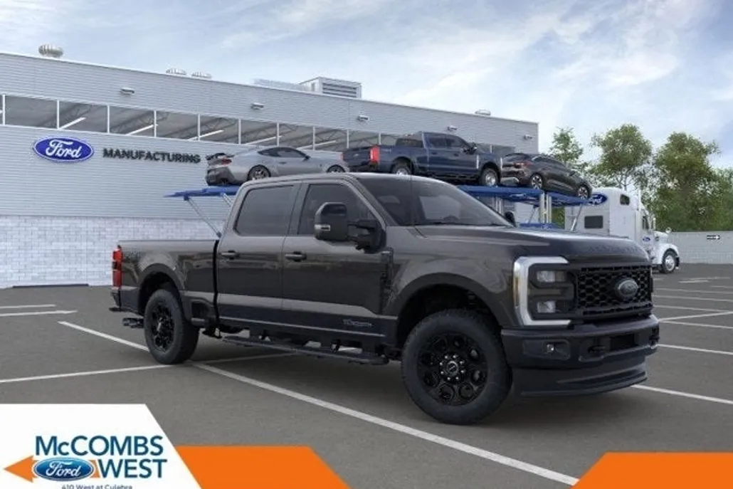 2025 Ford F-250 Lariat photo 1