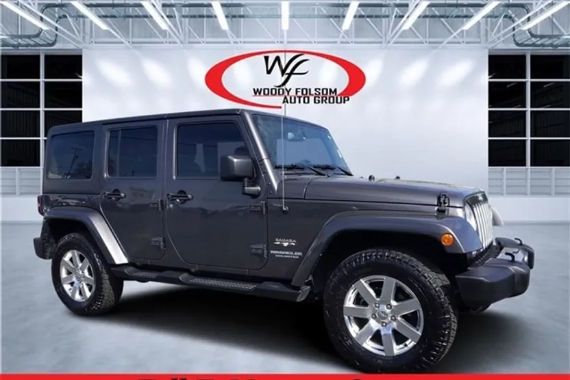 2016 Jeep Wrangler Unlimited Sahara photo 1