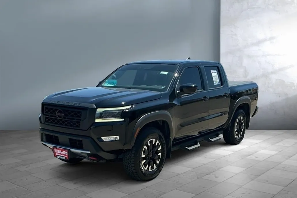 2022 Nissan Frontier PRO-4X photo 1