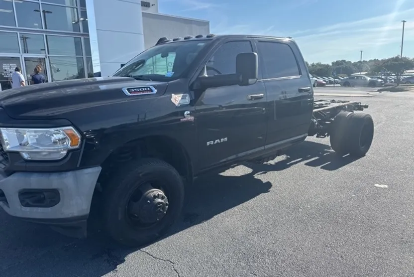 2021 Ram 3500 Tradesman photo 1