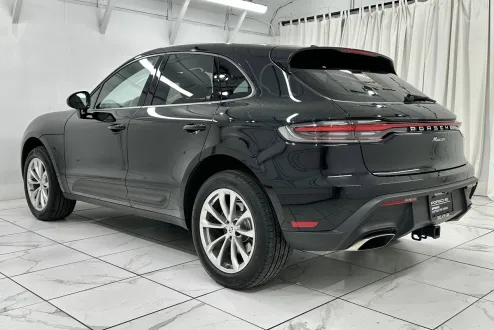 2024 Porsche Macan Base photo 3