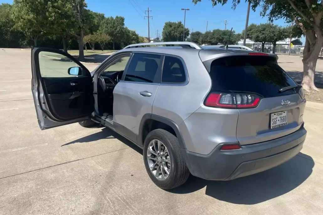 2019 Jeep Cherokee Latitude photo 1