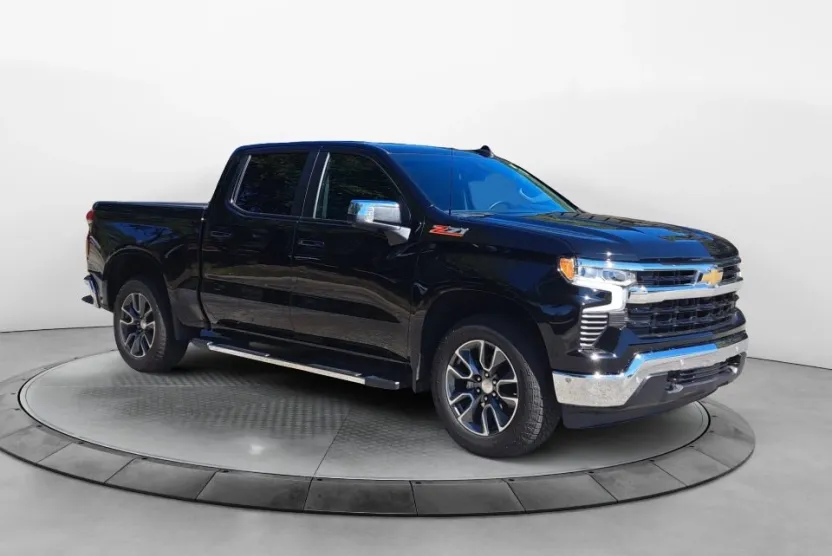 2025 Chevrolet Silverado 1500 LT photo 1