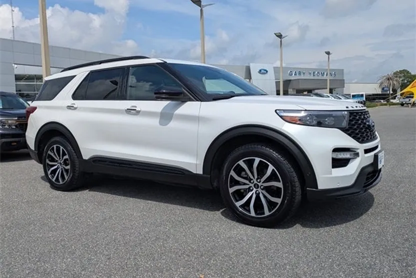 2021 Ford Explorer ST photo 1