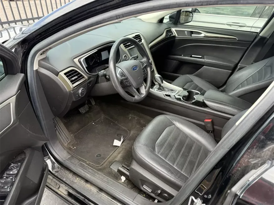 2016 Ford Fusion SE photo 1