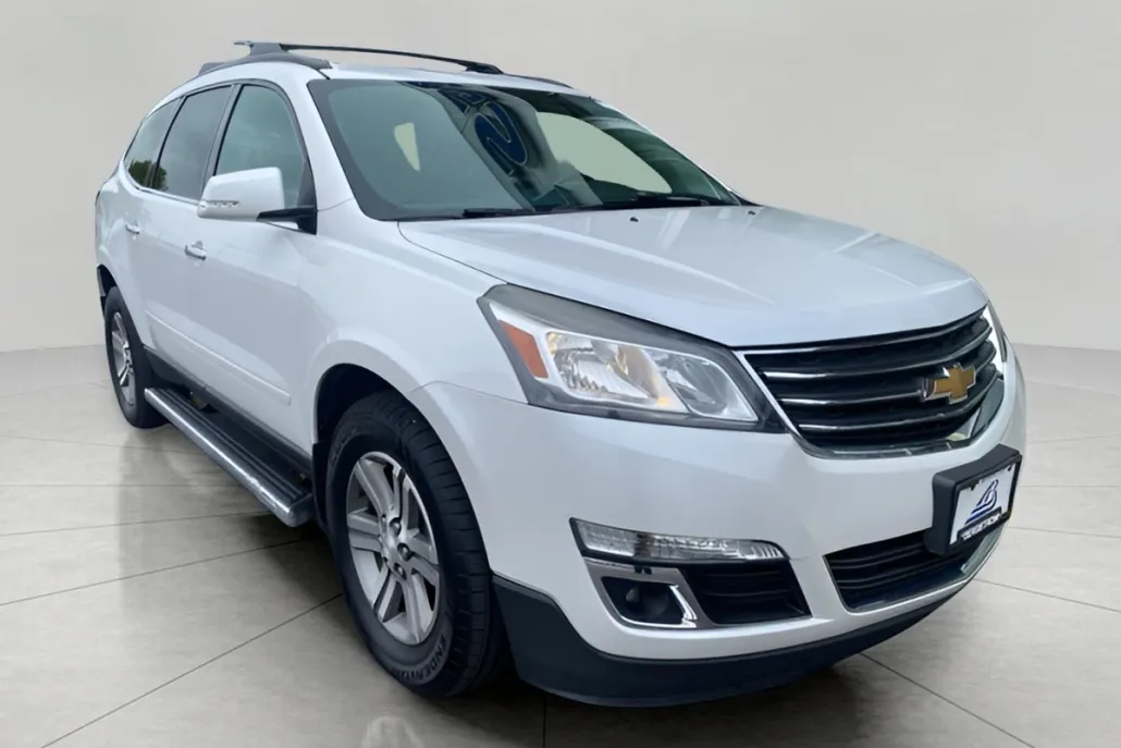 2017 Chevrolet Traverse 1LT photo 1