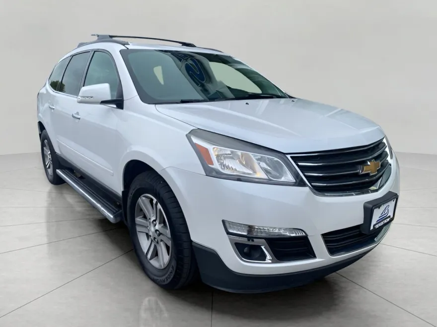 2017 Chevrolet Traverse 1LT photo 1