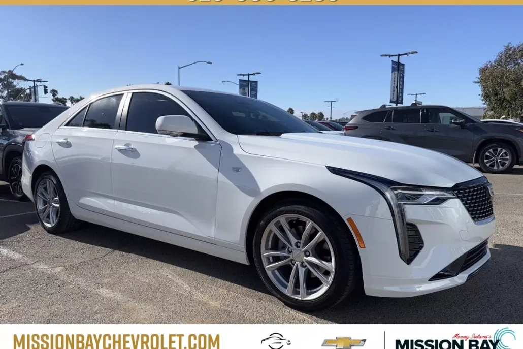 2024 Cadillac CT4 Luxury photo 1