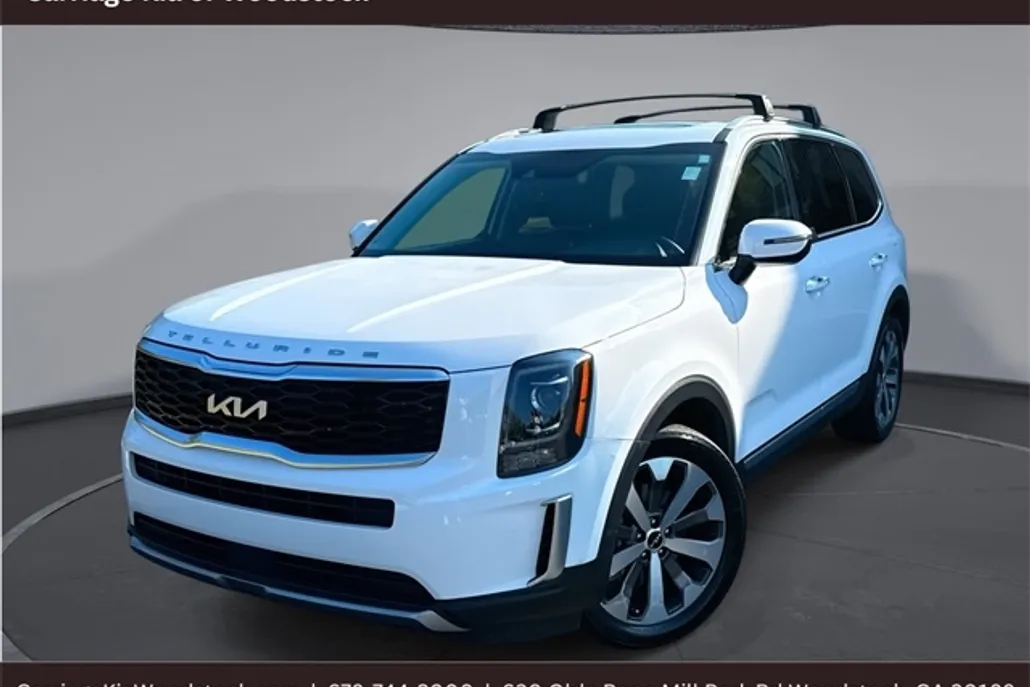 2022 Kia Telluride S photo 1