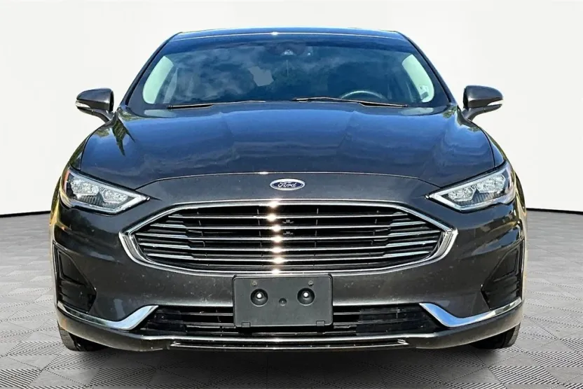 2019 Ford Fusion SEL photo 1