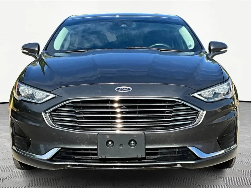 2019 Ford Fusion SEL photo 1
