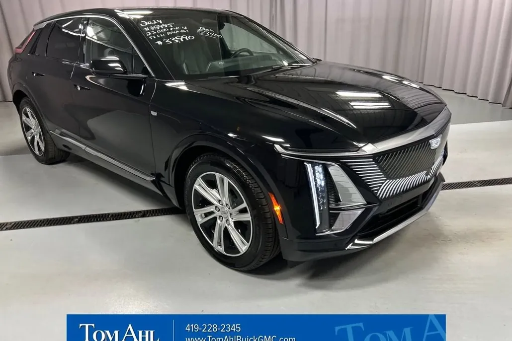 2024 Cadillac Lyriq Tech photo 1