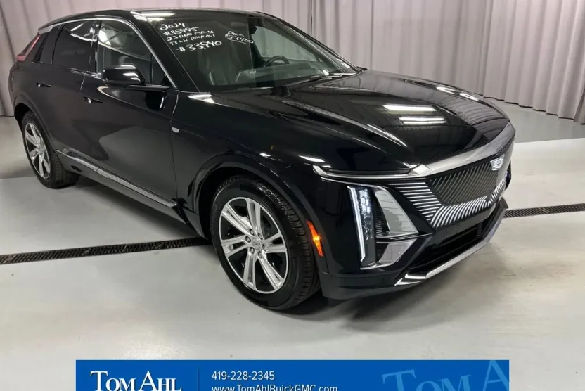 2024 Cadillac Lyriq Tech photo 1