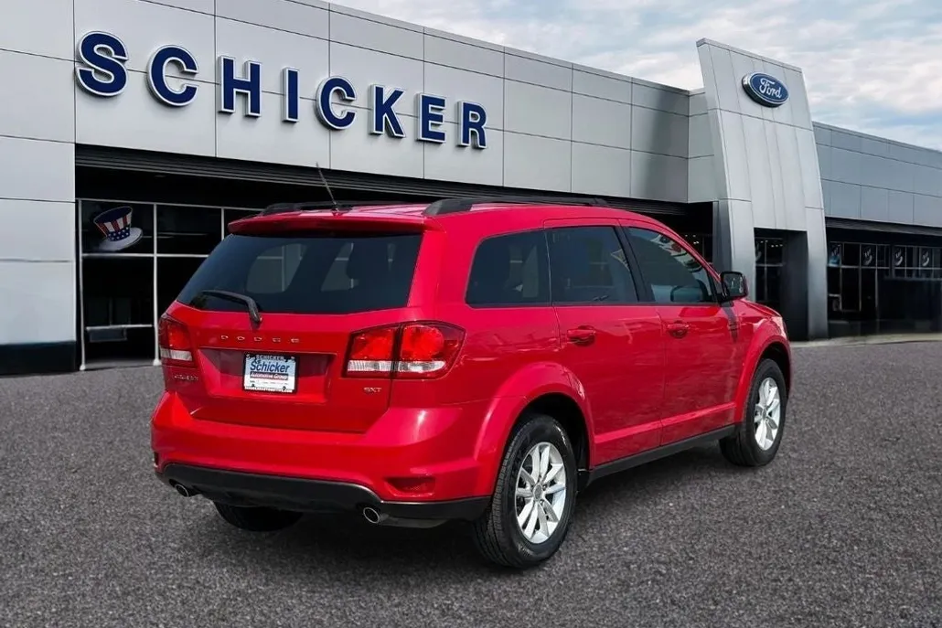 2013 Dodge Journey SXT photo 1